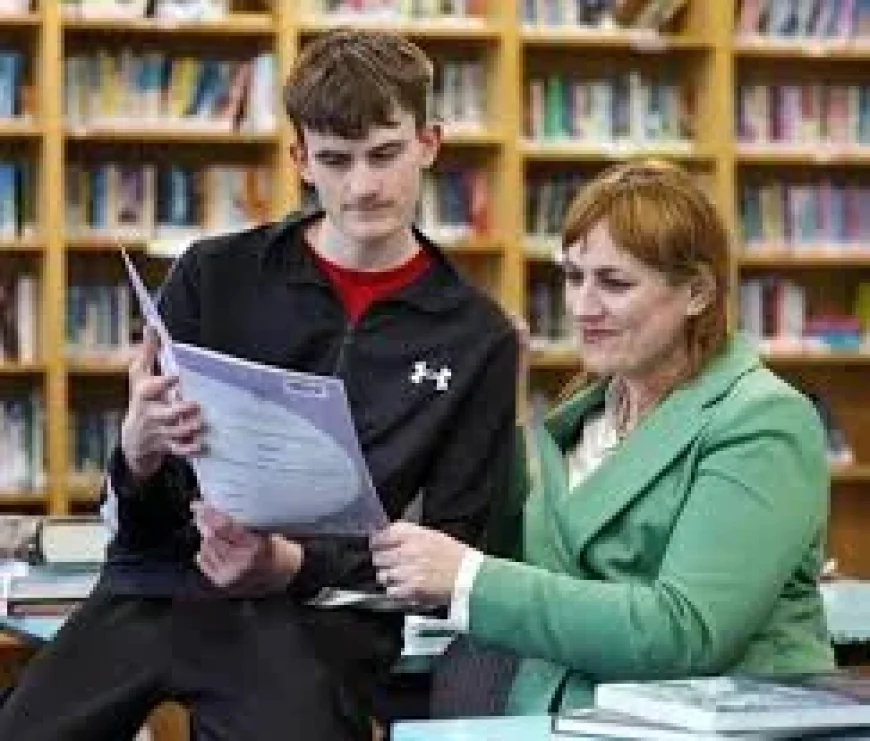 Cullen poem appears on son’s paper — Bbc Ni News