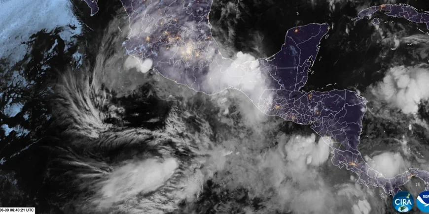 Tropical Storm Cristina threatens Guatemala - El Salvador with 12 inches of rain