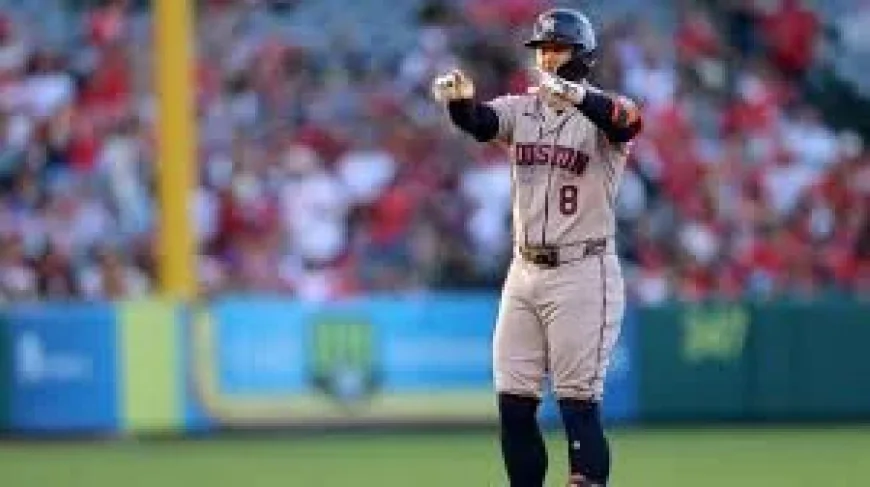 Zach Neto Streak Leads Astros - Angels at Angel Stadium