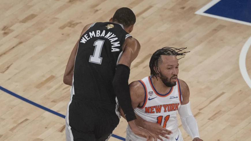 NBA Leaves Wemby Flagrant Foul Brunson At Two Points After Review