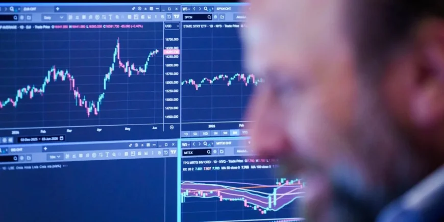 Nasdaq Rebounds as Wall Street Tech Stock Selloff Hits 4%