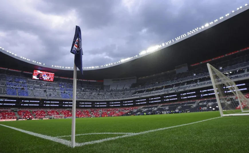 Cruz Azul Offers for Kevin Lomónaco as César Montes Looms