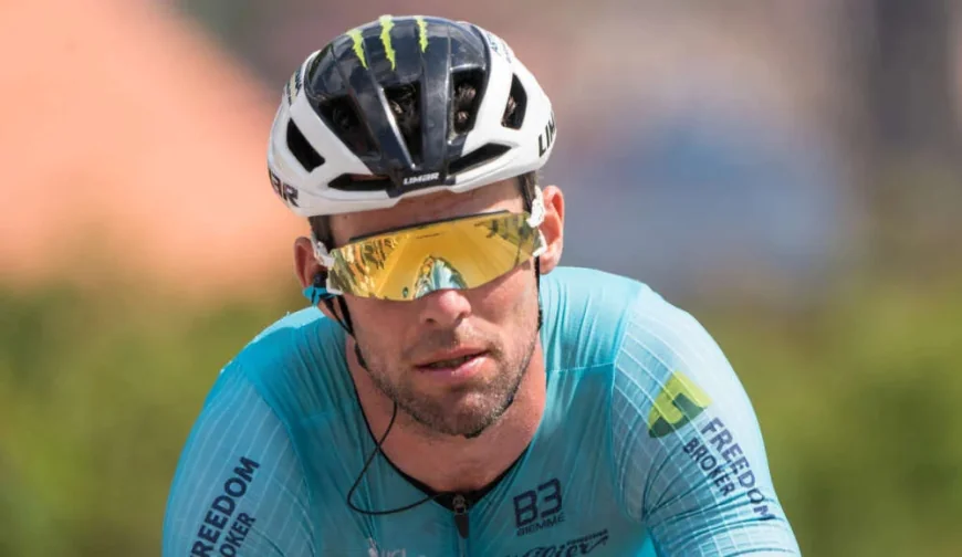 Mark Cavendish Opens Le Mans 24 Hours With Flag Honour