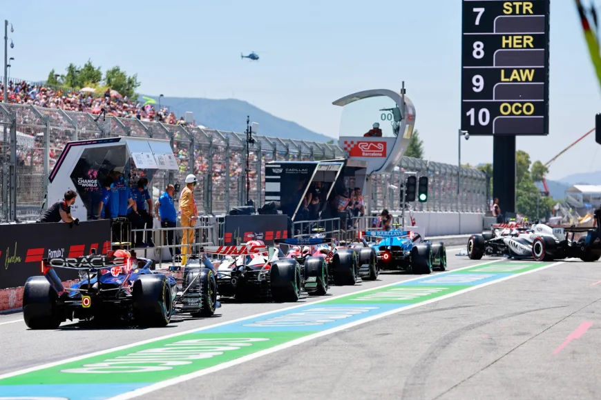 George Russell Takes Pole in F1 Barcelona 2026 With 1:14.679