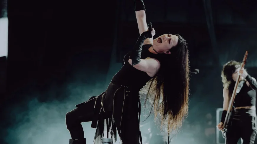 Amy Lee Opens Evanescence Tour with 21 Songs in West Palm Beach