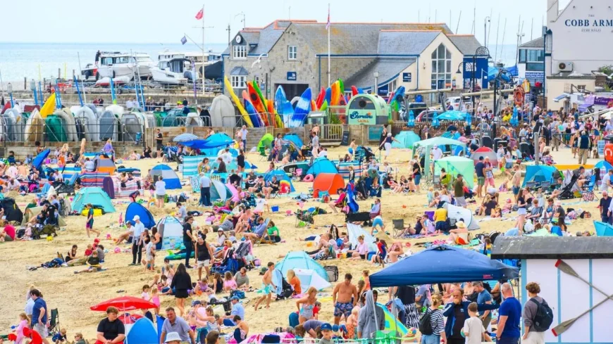 Nick Finnis Says UK Temperatures Will Reach 30C by Friday — Weather In London