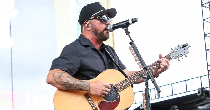 Tyler Farr Hospitalized After Farm Incident, Misses Goshen Stampede