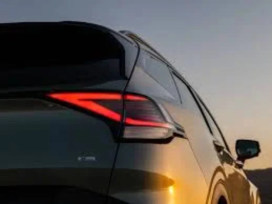 Kia Sportage Hybrid Trails Tucson Hybrid by 8.4 MPG