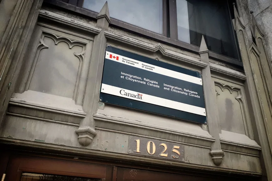 Canada suspends certificates as Citoyenneté files face review