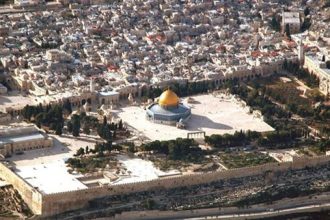 بالفيديو.. وزير الأوقاف الفلسطيني يدعو العرب لشد الرحال إلى المسجد الأقصى لإنقاذه من مخطط اليهود