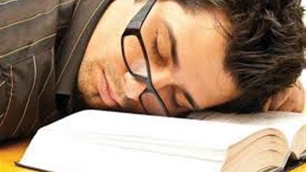 كيف تتجنب الشعور بالنوم والخمول أثناء أوقات المذاكرة