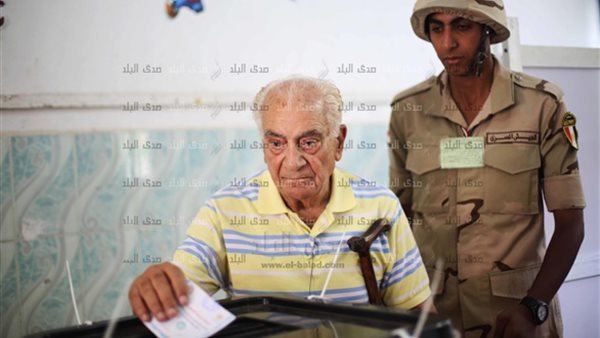 مدير ادارة المشاة العسكرية يتفقد سير العملية الانتخابية بلجان طرة