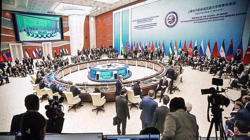البرلمان الإيراني يصوت لصالح انضمام البلاد إلى منظمة شنغهاي للتعاون