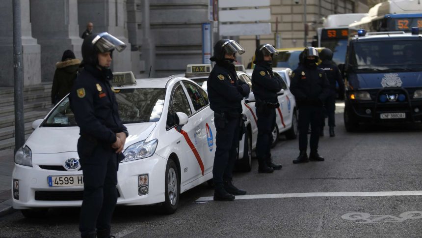 انفجار استهدف السفارة الأوكرانية في مدريد ، مما أدى إلى إصابة أحد الموظفين