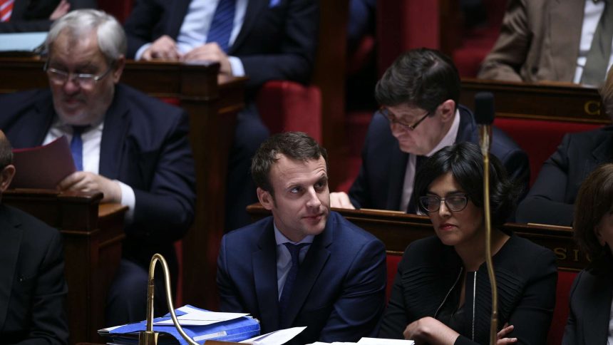 حادثة عنصرية في البرلمان الفرنسي تثير جدلاً واسعاً في البلاد