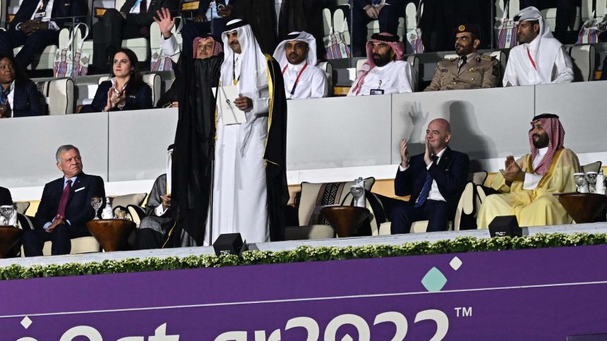 قطر تراجع استثماراتها في لندن بعد أن منعت العاصمة البريطانية إعلاناتها