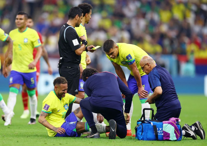 تقرير: نيمار يغيب عن البرازيل لنهاية دور المجموعات في كأس العالم 2022
