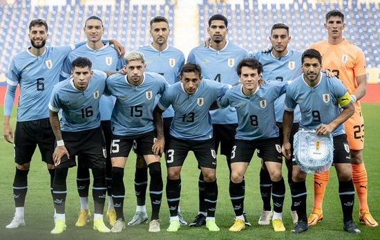 سواريز ونونيز يقودان هجوم منتخب أوروجواي أمام كوريا الجنوبية في كأس العالم 2022 - بوابة البلد