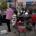الاتحاد التونسي يتوقع أزمة وقود ستقلب البلاد