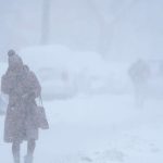 السلطات الأمريكية تحذر من عاصفة مدمرة من شأنها أن "تدفن" غرب نيويورك تحت الثلوج
