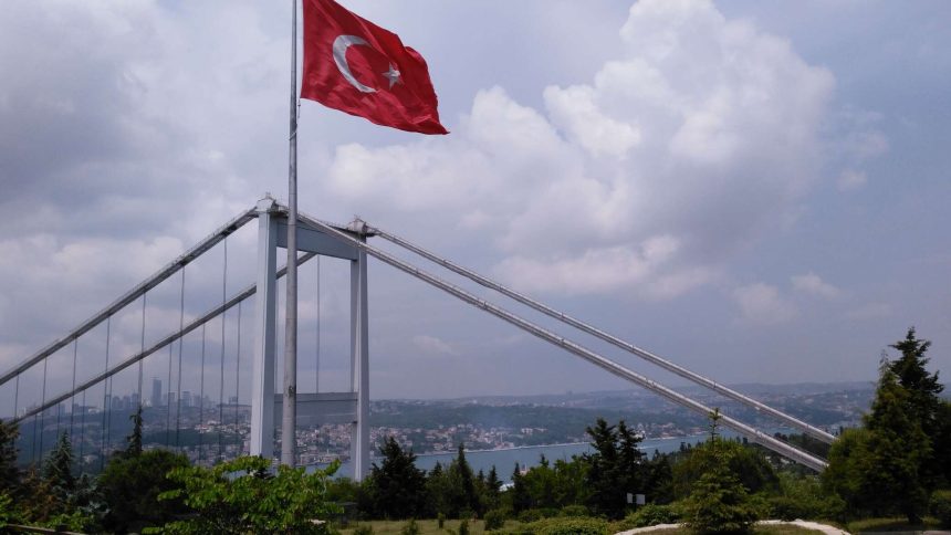 السلطات التركية تمنع بث قنوات تلفزيونية من موقع الانفجار في اسطنبول