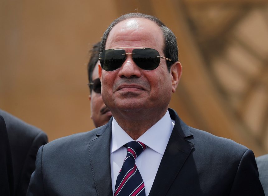 السيسي يصدر قرارا بصرف علاوة للمصريين