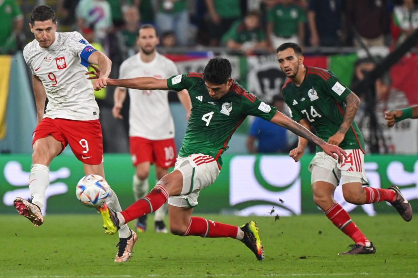 اللعب النظيف يحسم حاليًا المتأهل بين بولندا والمكسيك.. تفوق بولندي حتى الآن
