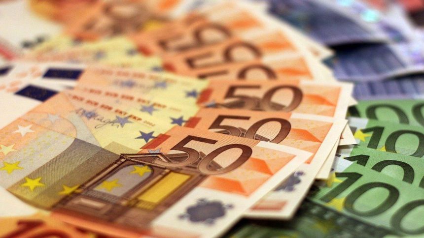 انخفض معدل التضخم في منطقة اليورو لأول مرة منذ 17 شهرًا