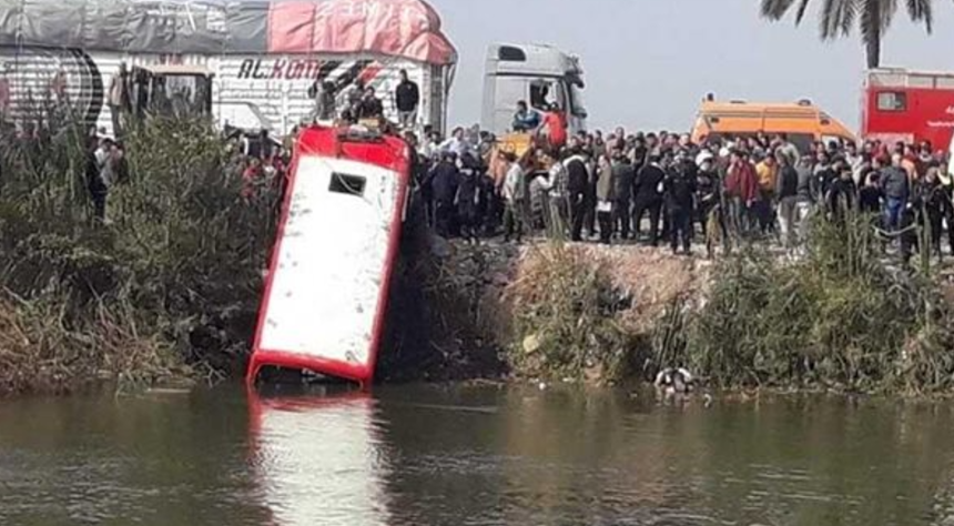 بعد مقتل 20 شخصا في حادث مروع في مصر.. محافظ الدقهلية يكشف مفاجأة بخصوص سائق الحافلة