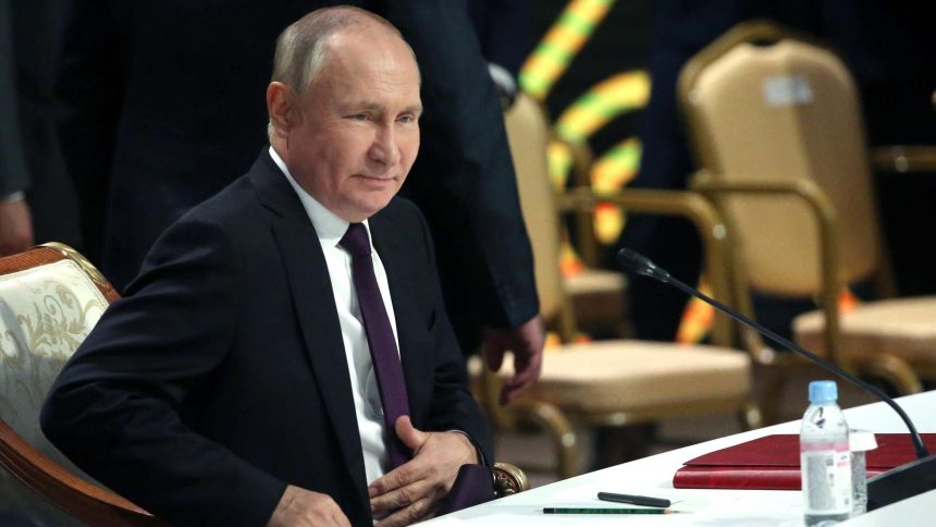 بوتين يوقع قانونا لزيادة الضرائب على قطاعي النفط والغاز