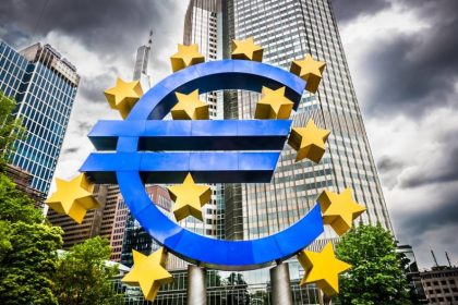 اقتصاد منطقة اليورو تباطأ بوتيرة أقل في نوفمبر