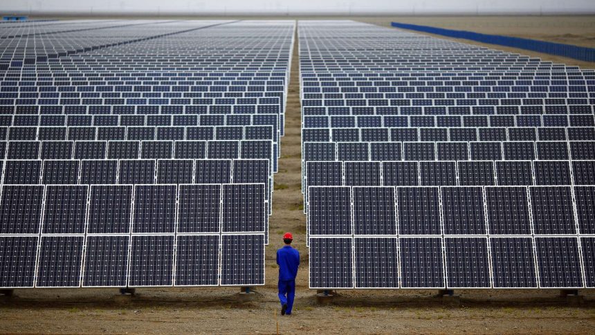 تقرير: مصر تلغي مشروع طاقة شمسية لتخفيف الأعباء المالية