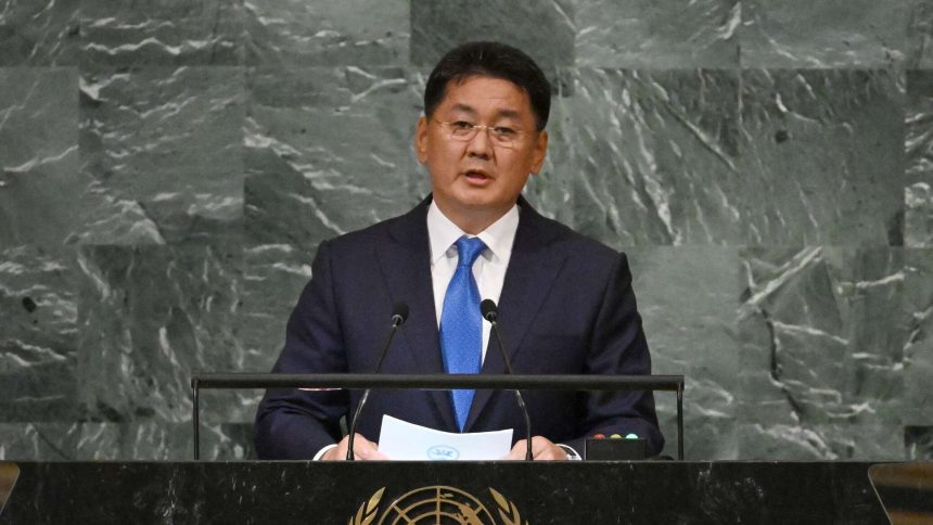 تنتظر الصين زيارة الرئيس المنغولي الأولى لبكين لتعزيز العلاقات