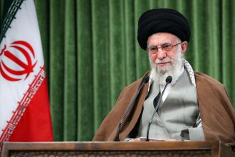 خامنئي: الغرب يسعى لإسقاط النظام الإيراني ولن يكون قادرًا على فعل ذلك