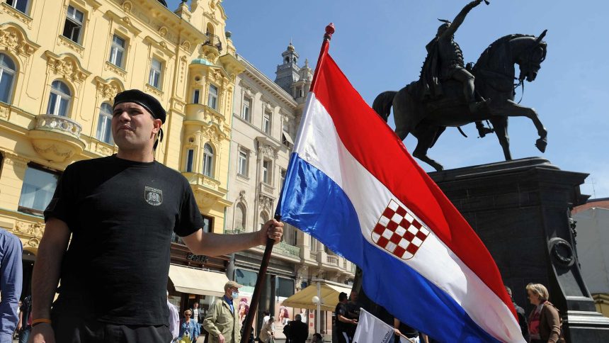 رئيس الوزراء الكرواتي يطالب البرلمان بالموافقة على تدريب الجيش الأوكراني داخل بلاده