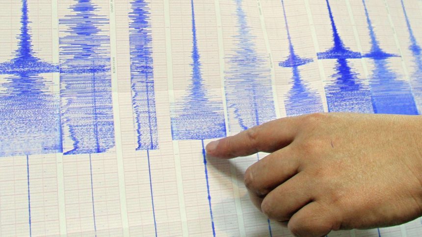 زلزال بقوة 5 درجات على مقياس ريختر يضرب إندونيسيا