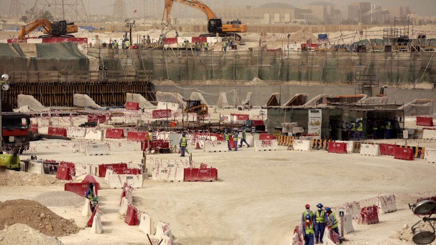 شركة فرنسية تدافع عن نفسها ضد اتهامات "العبودية" في قطر