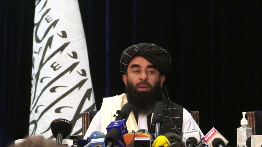 "طالبان" تهاجم بايدن بعد أن وصفت أفغانستان بـ "مكان هجره الله".