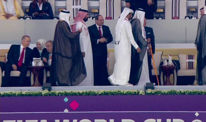 علاء مبارك يهاجم قطر ويعلق على حضور السيسي لافتتاح كأس العالم