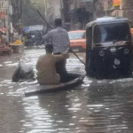 مصر..الإسكندرية تغرق في مياه الأمطار والأهالي يلجأون للقوارب في الشوارع (صور)