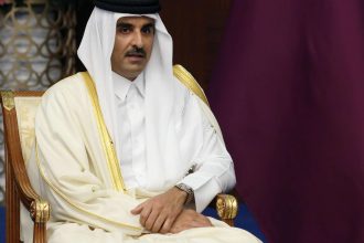 ملك إسبانيا يلتقي أمير قطر في الدوحة لبحث التعاون الاقتصادي