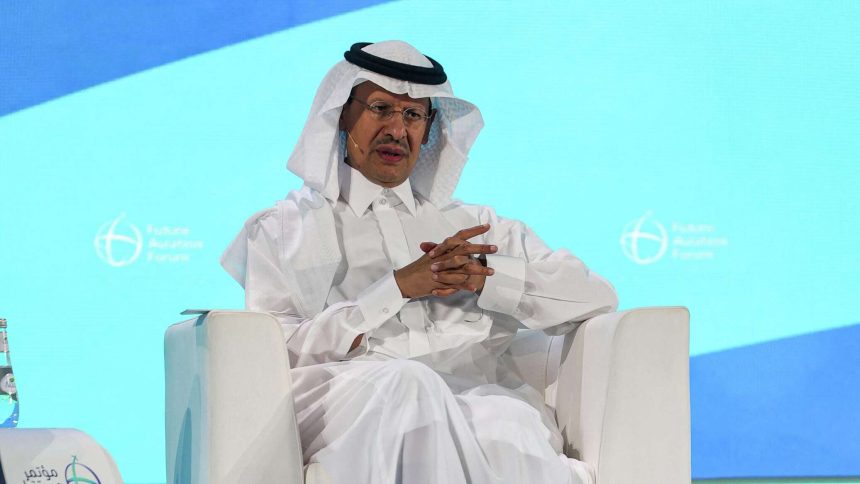 وزير الطاقة السعودي: "أوبك +" ستبقى حذرة بشأن إنتاج النفط