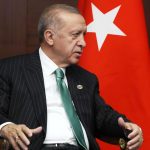 يعقد بايدن وأردوغان اجتماعا مغلقا دون إشعار مسبق