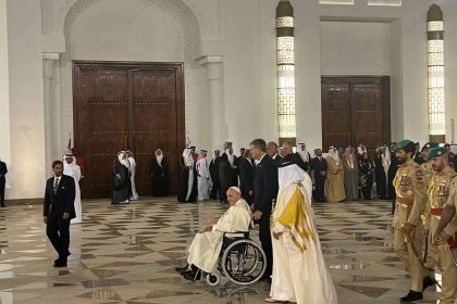 يقول البابا إن البحرين تحافظ على حقوق الإنسان على المستوى الفردي والجماعي وتدعم التعايش والحوار