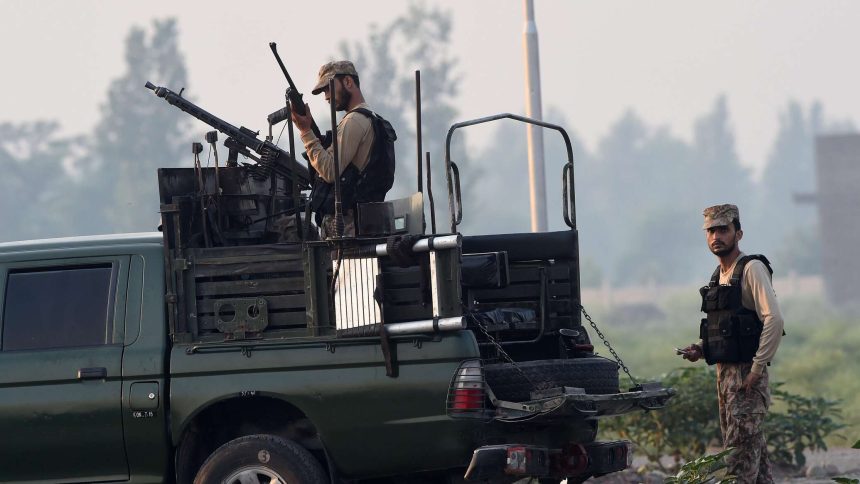 باكستان .. 3 جنود و 4 مسلحين قتلوا في اشتباك غربي البلاد