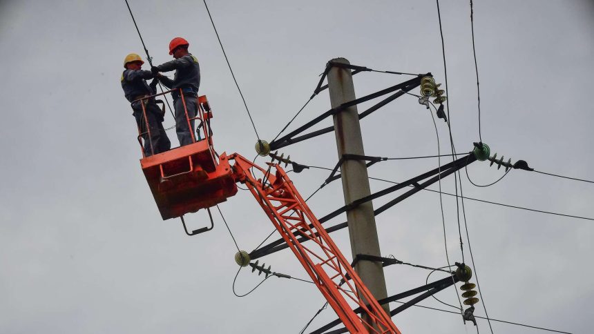 تطالب فرنسا بخفض صادراتها من الكهرباء إلى بريطانيا العظمى بسبب الزيادة المفاجئة في الطلب