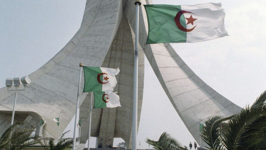 حاكم العاصمة: الجزائر بحاجة إلى مواءمة التشريعات قبل الانضمام إلى البريكس