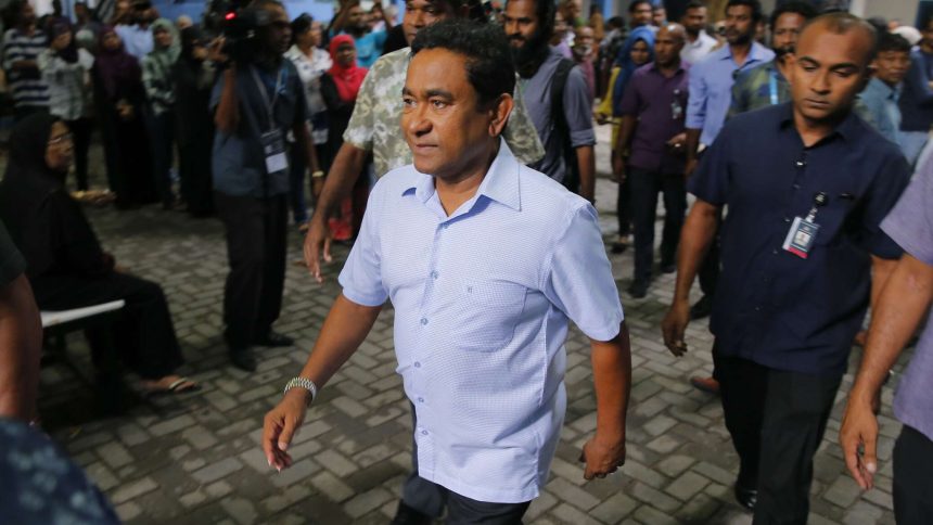 11 عامًا في السجن لرئيس جزر المالديف السابق ، بعد إدانته بغسل الأموال والرشوة
