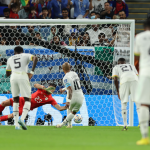 غانا ضد أوروجواي .. المنتخبان يودعان كأس العالم بعد خسارة البلاك ستارز بثنائية