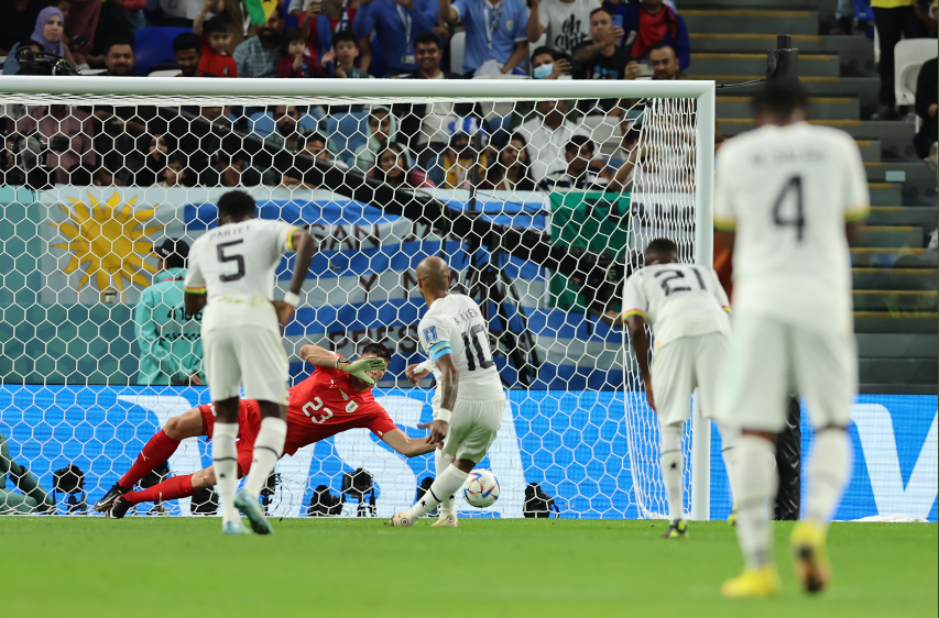 غانا ضد أوروجواي .. المنتخبان يودعان كأس العالم بعد خسارة البلاك ستارز بثنائية